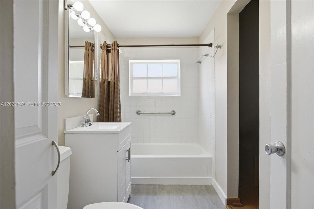 For Sale: $1,100,000 (4 beds, 3 baths, 2576 Square Feet)