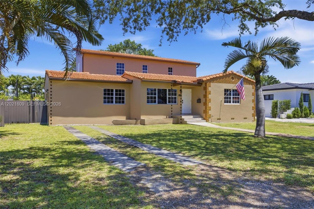 For Sale: $1,100,000 (4 beds, 3 baths, 2576 Square Feet)