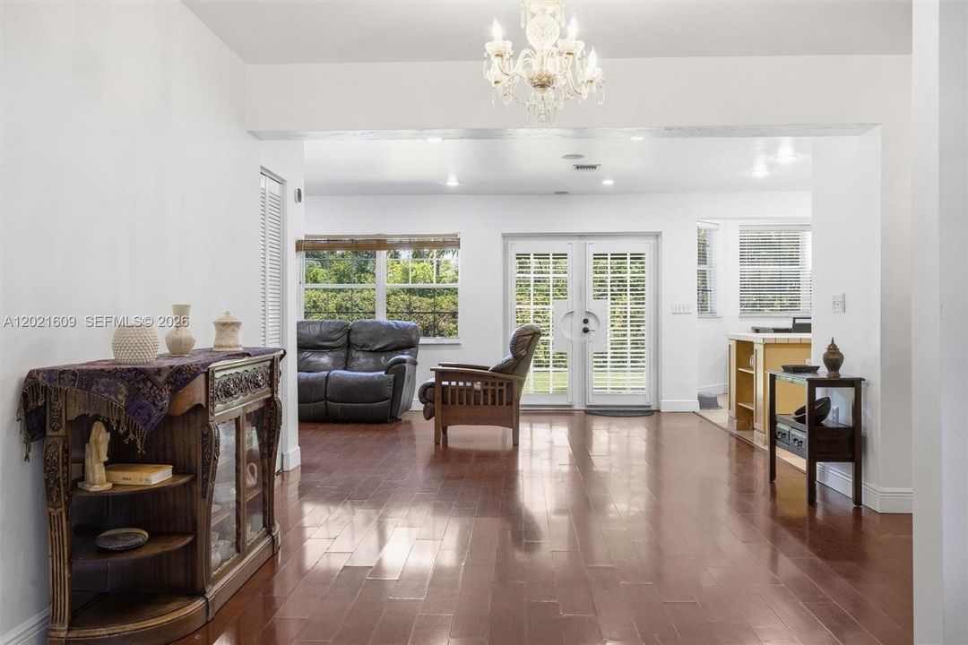 For Sale: $1,100,000 (4 beds, 3 baths, 2576 Square Feet)