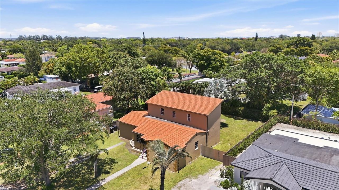 For Sale: $1,100,000 (4 beds, 3 baths, 2576 Square Feet)