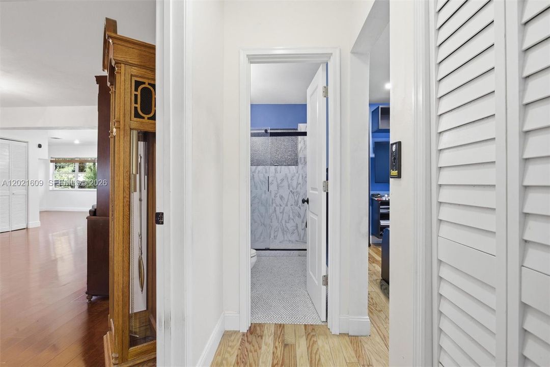 For Sale: $1,100,000 (4 beds, 3 baths, 2576 Square Feet)