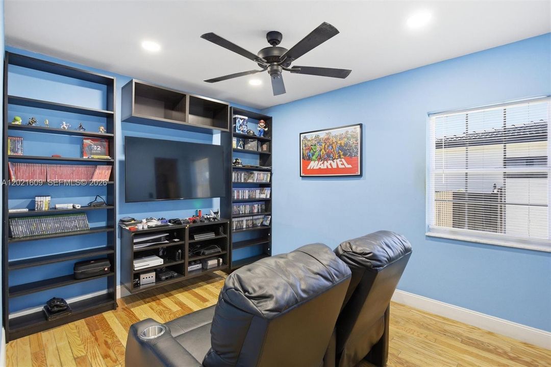 For Sale: $1,100,000 (4 beds, 3 baths, 2576 Square Feet)