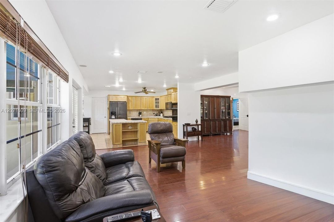 For Sale: $1,100,000 (4 beds, 3 baths, 2576 Square Feet)