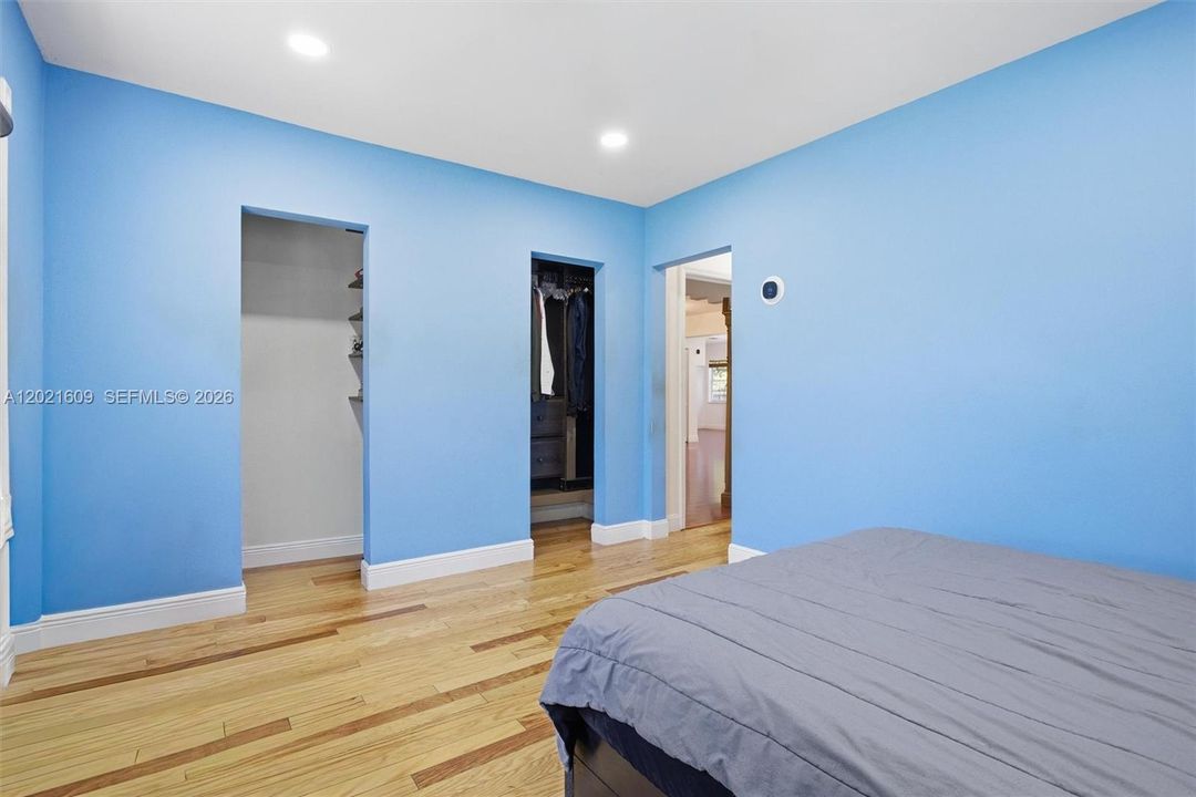 For Sale: $1,100,000 (4 beds, 3 baths, 2576 Square Feet)