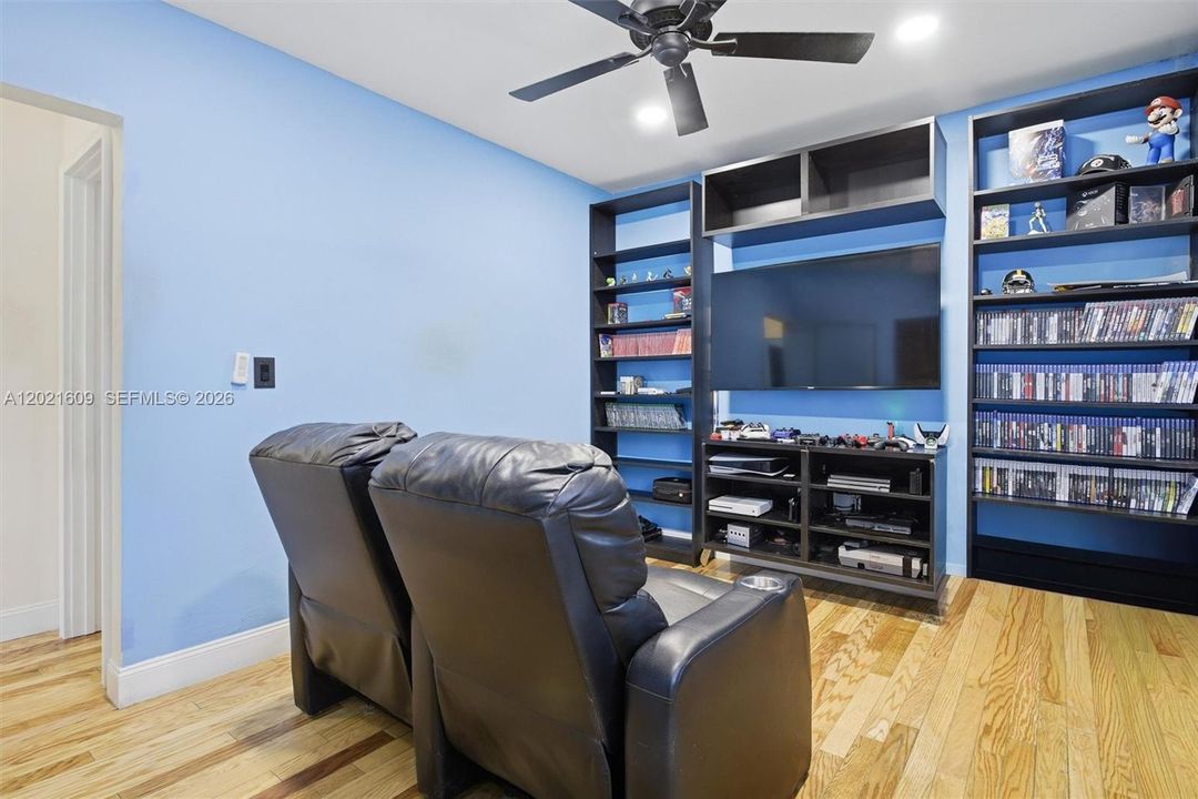 For Sale: $1,100,000 (4 beds, 3 baths, 2576 Square Feet)