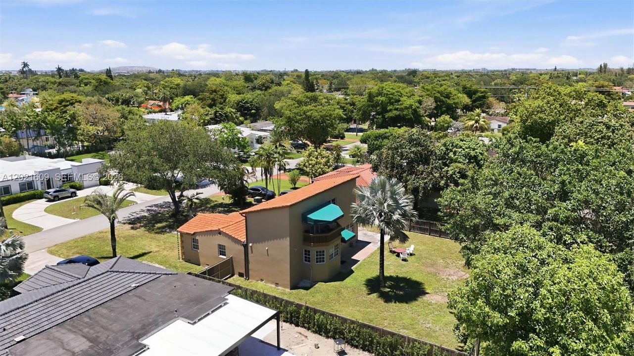 For Sale: $1,100,000 (4 beds, 3 baths, 2576 Square Feet)