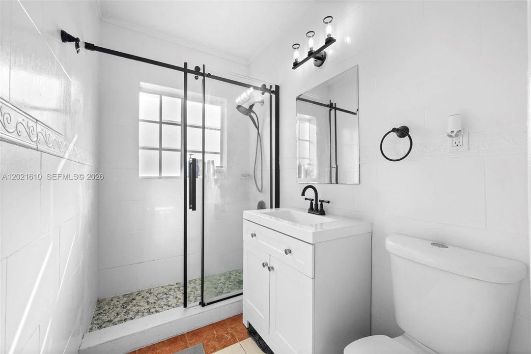 En Venta: $1,145,000 (4 camas, 3 baños, 1517 Pies cuadrados)