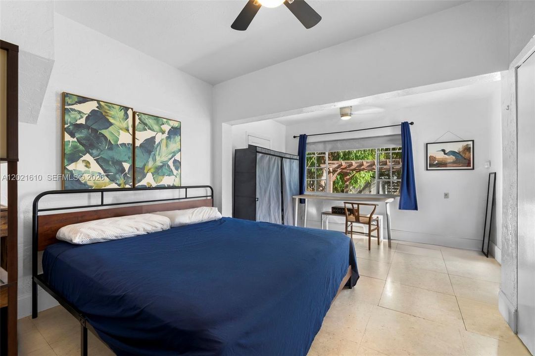 En Venta: $1,145,000 (4 camas, 3 baños, 1517 Pies cuadrados)