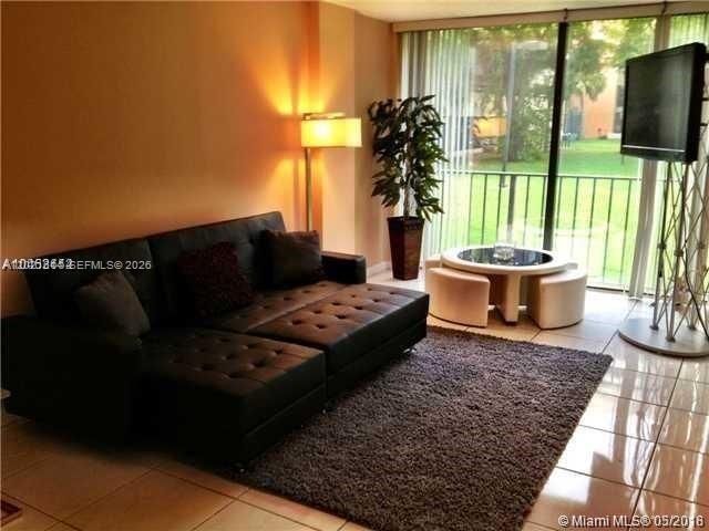 В аренду: $1,800 (1 спален, 1 ванн, 767 Квадратных фут)