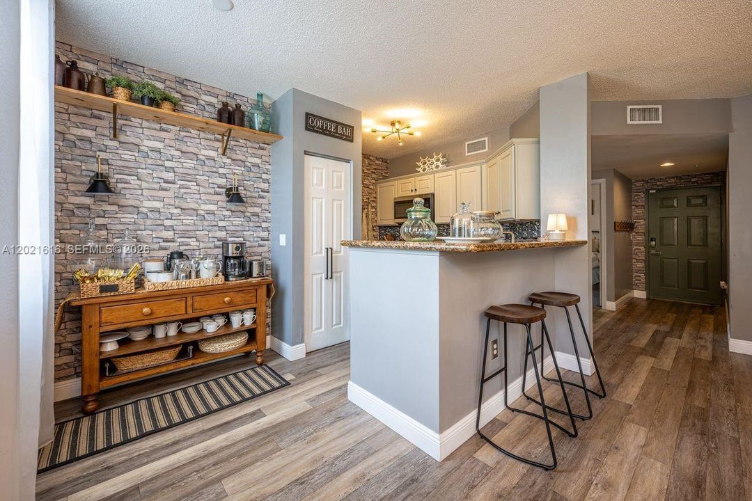 For Rent: $2,800 (3 beds, 2 baths, 1633 Square Feet)