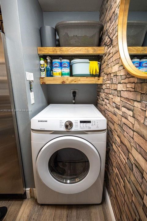 For Rent: $2,800 (3 beds, 2 baths, 1633 Square Feet)
