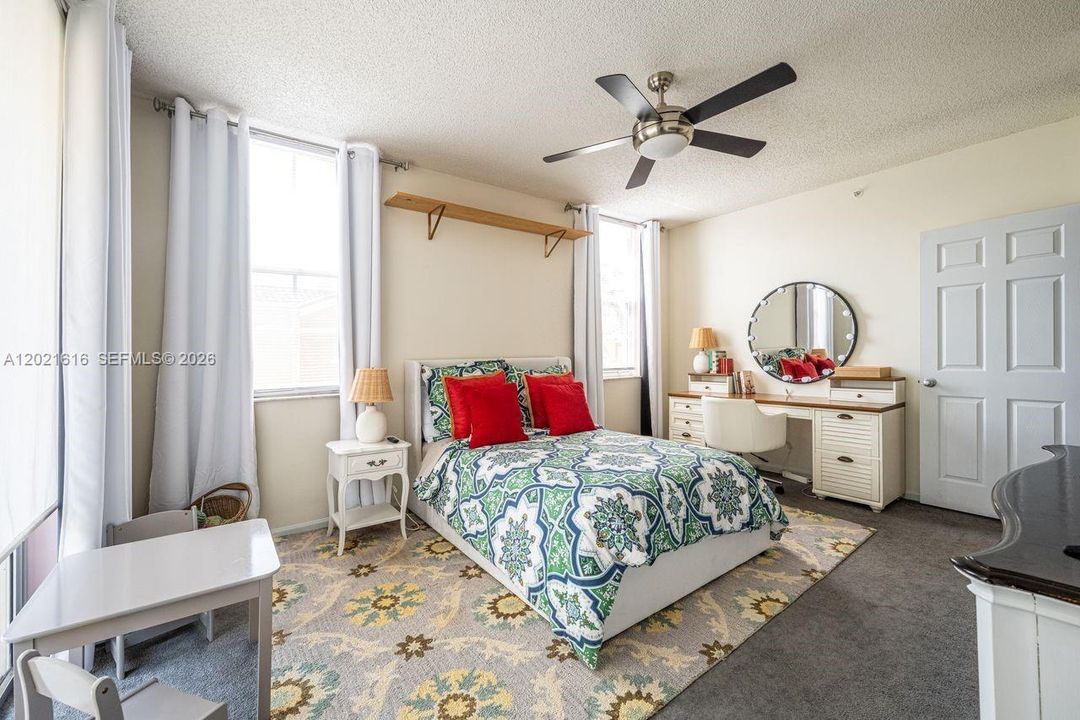 For Rent: $2,800 (3 beds, 2 baths, 1633 Square Feet)