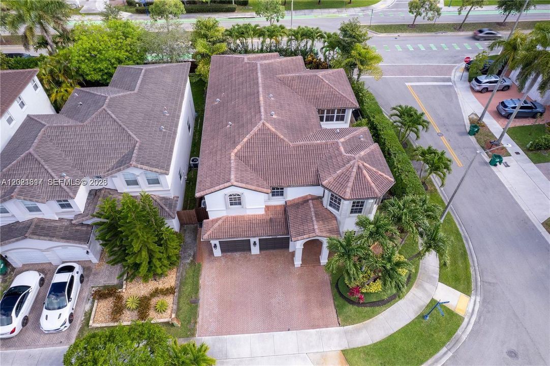 For Sale: $1,395,000 (5 beds, 4 baths, 3780 Square Feet)