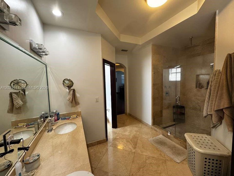For Sale: $1,395,000 (5 beds, 4 baths, 3780 Square Feet)