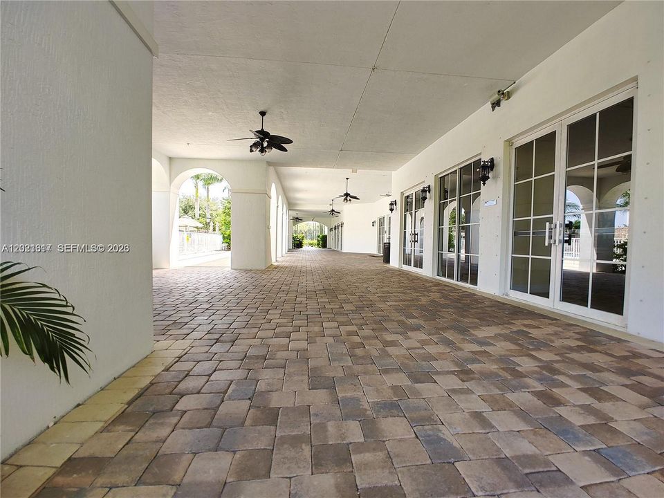 For Sale: $1,395,000 (5 beds, 4 baths, 3780 Square Feet)