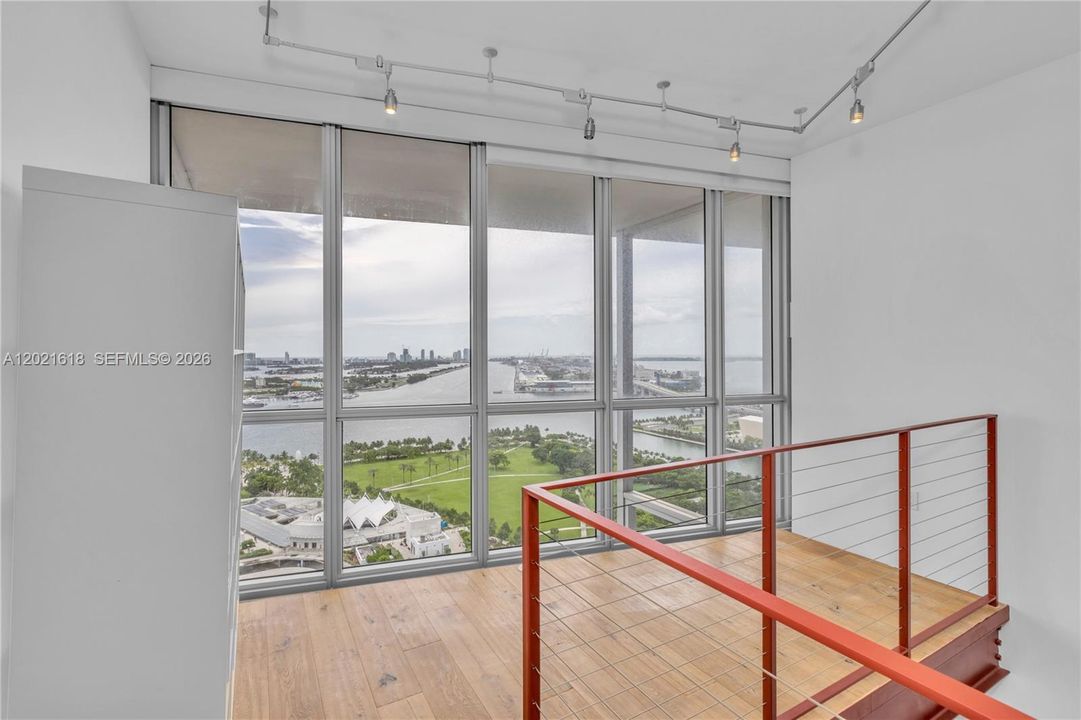 For Sale: $1,190,000 (2 beds, 2 baths, 1695 Square Feet)