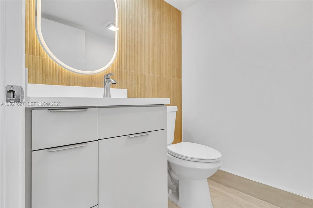 待售: $259,000 (2 贝兹, 1 浴室, 1032 平方英尺)