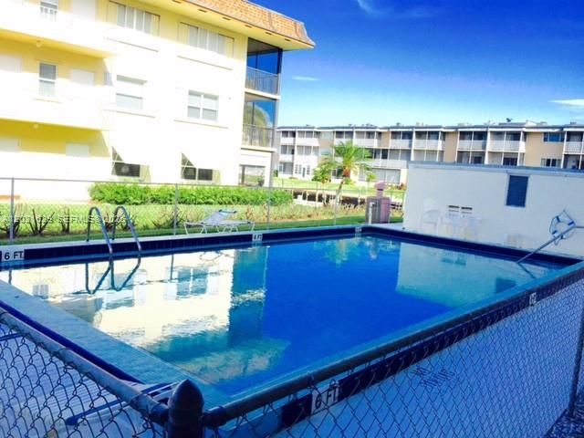 For Rent: $1,650 (1 beds, 1 baths, 621 Square Feet)