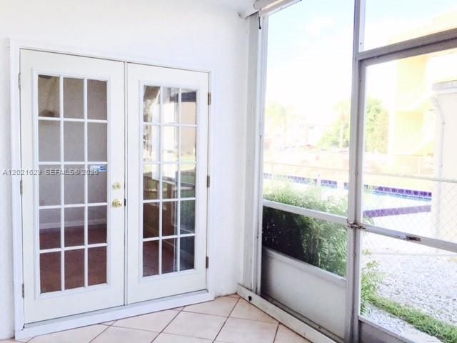For Rent: $1,650 (1 beds, 1 baths, 621 Square Feet)