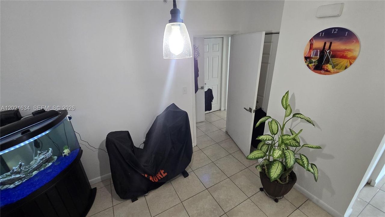 For Sale: $165,000 (1 beds, 1 baths, 625 Square Feet)