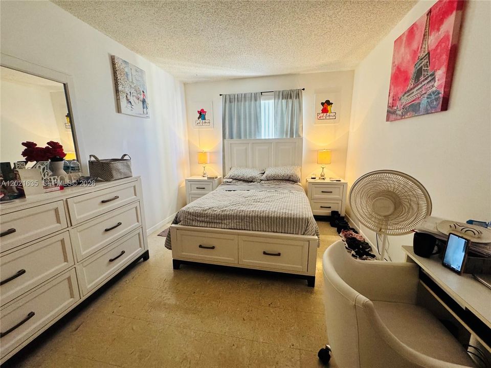 En Venta: $250,000 (2 camas, 2 baños, 1160 Pies cuadrados)