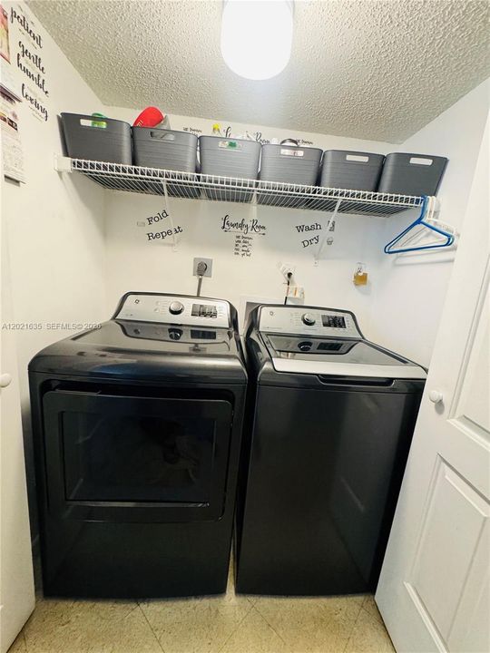 En Venta: $250,000 (2 camas, 2 baños, 1160 Pies cuadrados)