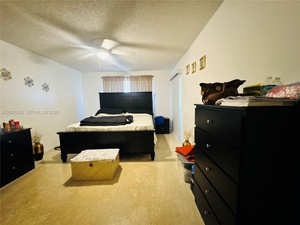 En Venta: $250,000 (2 camas, 2 baños, 1160 Pies cuadrados)