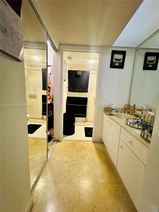En Venta: $250,000 (2 camas, 2 baños, 1160 Pies cuadrados)