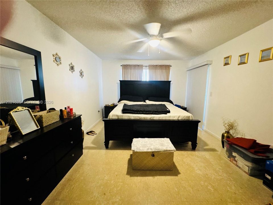 En Venta: $250,000 (2 camas, 2 baños, 1160 Pies cuadrados)