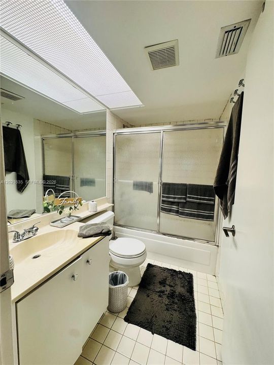 En Venta: $250,000 (2 camas, 2 baños, 1160 Pies cuadrados)