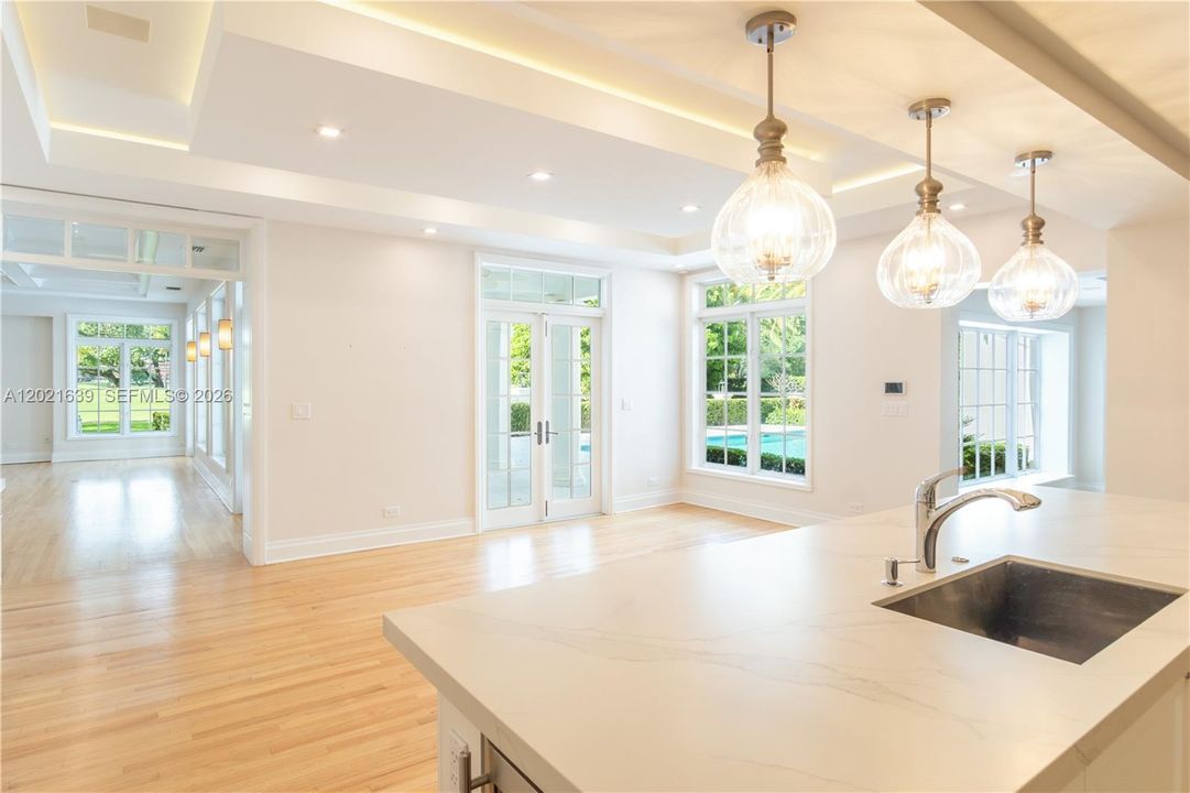 For Rent: $39,500 (5 beds, 3 baths, 6089 Square Feet)