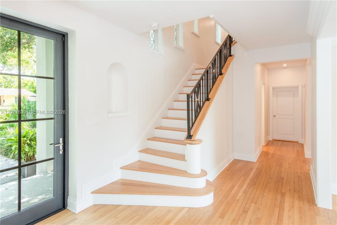For Rent: $39,500 (5 beds, 3 baths, 6089 Square Feet)