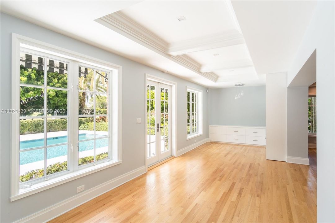 For Rent: $39,500 (5 beds, 3 baths, 6089 Square Feet)