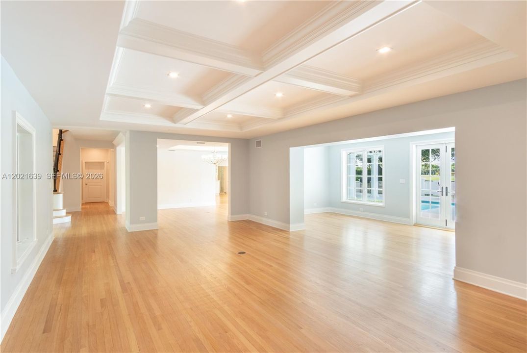 For Rent: $39,500 (5 beds, 3 baths, 6089 Square Feet)