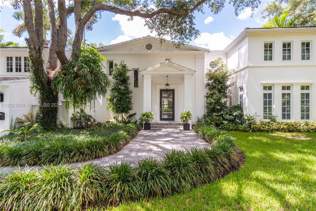 For Rent: $39,500 (5 beds, 3 baths, 6089 Square Feet)