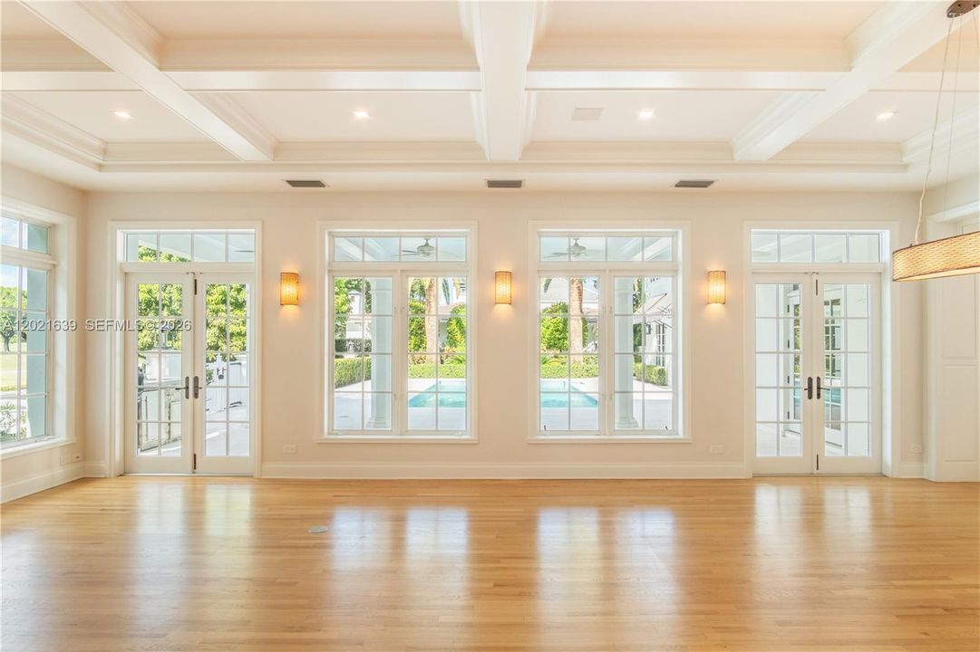 For Rent: $39,500 (5 beds, 3 baths, 6089 Square Feet)