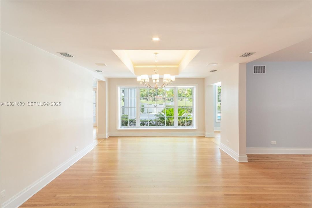 For Rent: $39,500 (5 beds, 3 baths, 6089 Square Feet)