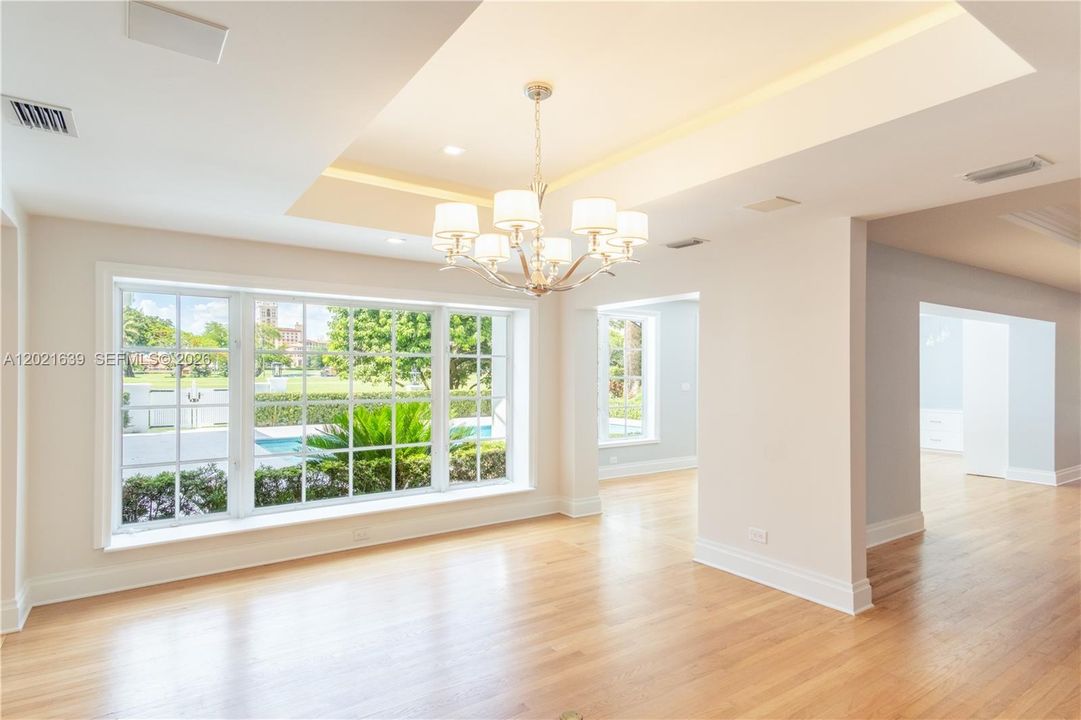 For Rent: $39,500 (5 beds, 3 baths, 6089 Square Feet)