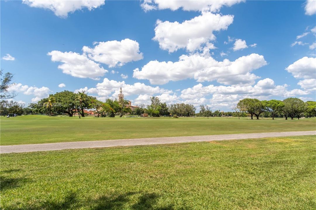 For Rent: $39,500 (5 beds, 3 baths, 6089 Square Feet)