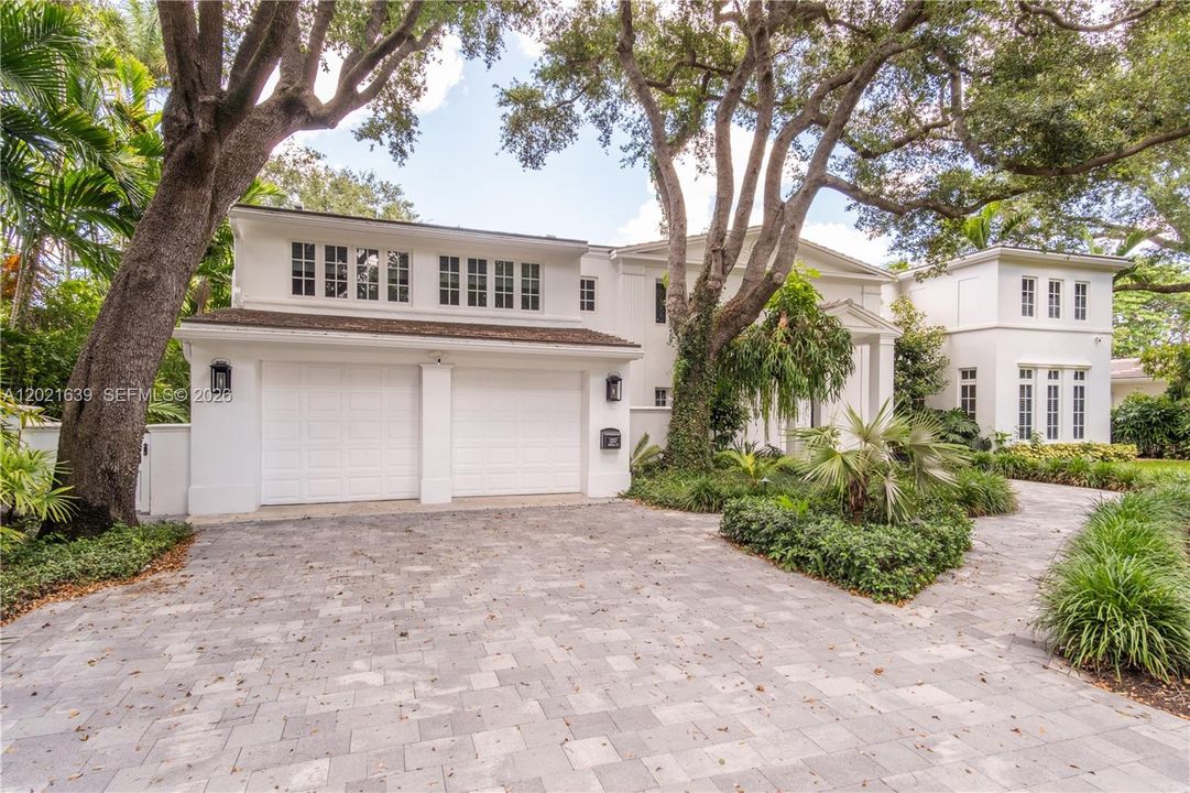 For Rent: $39,500 (5 beds, 3 baths, 6089 Square Feet)