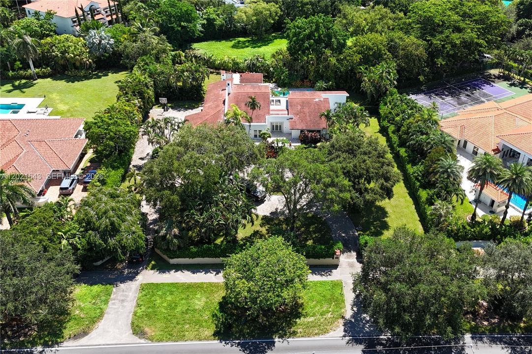 For Sale: $6,995,000 (5 beds, 4 baths, 3310 Square Feet)