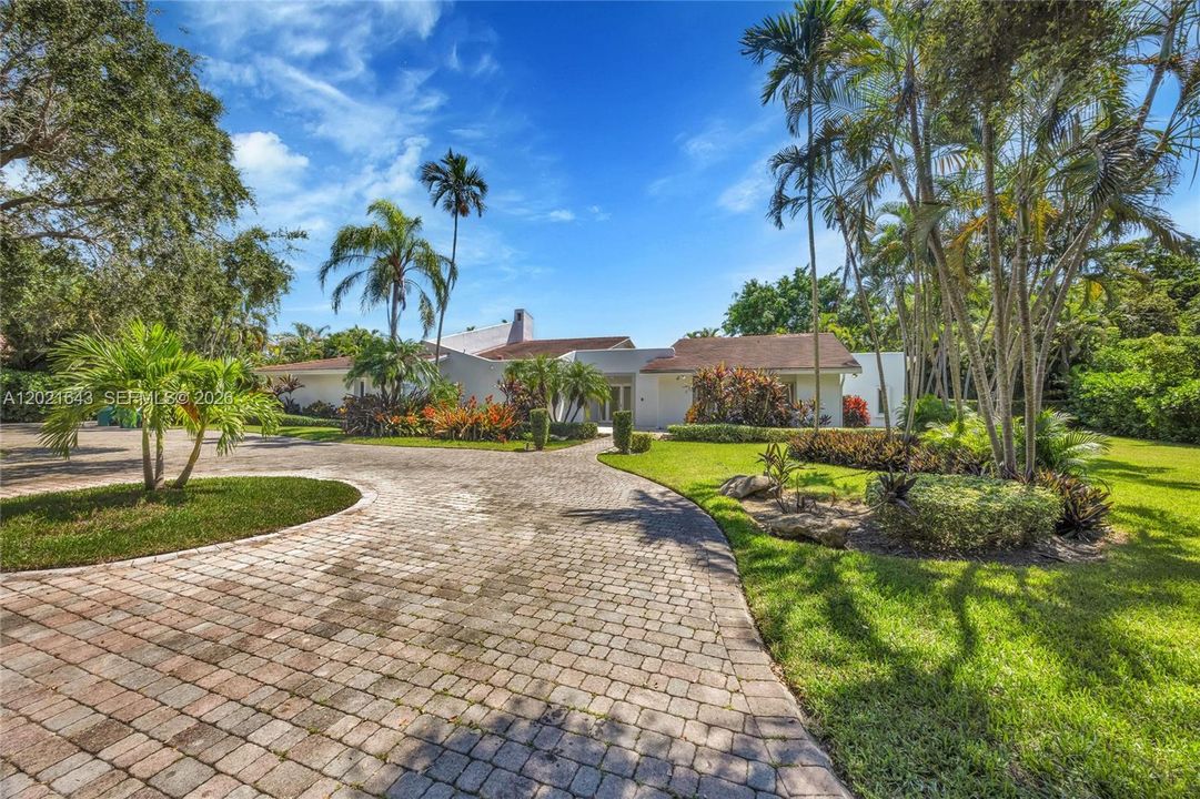 For Sale: $6,995,000 (5 beds, 4 baths, 3310 Square Feet)