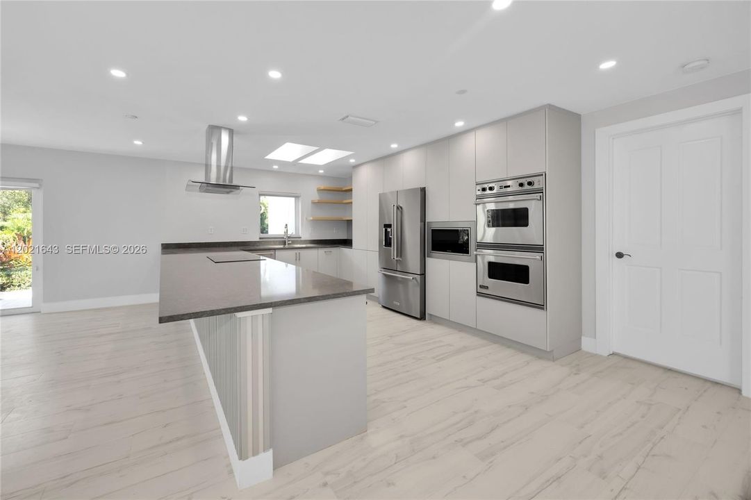 For Sale: $6,995,000 (5 beds, 4 baths, 3310 Square Feet)