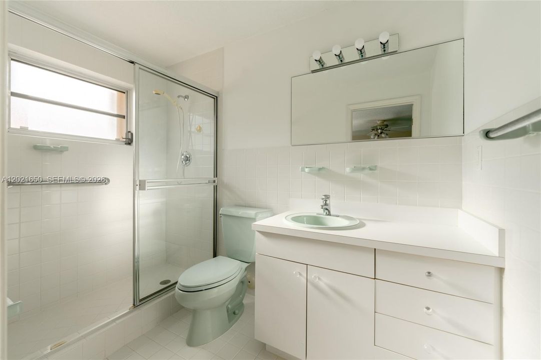 2nd Bathroom