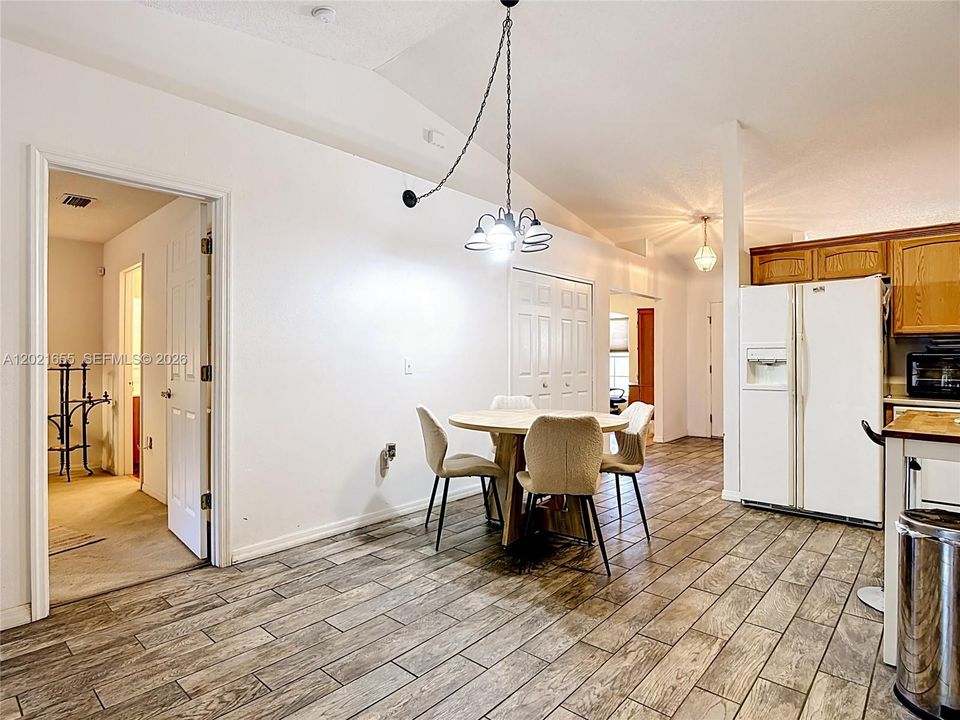 For Sale: $339,900 (3 beds, 2 baths, 1745 Square Feet)