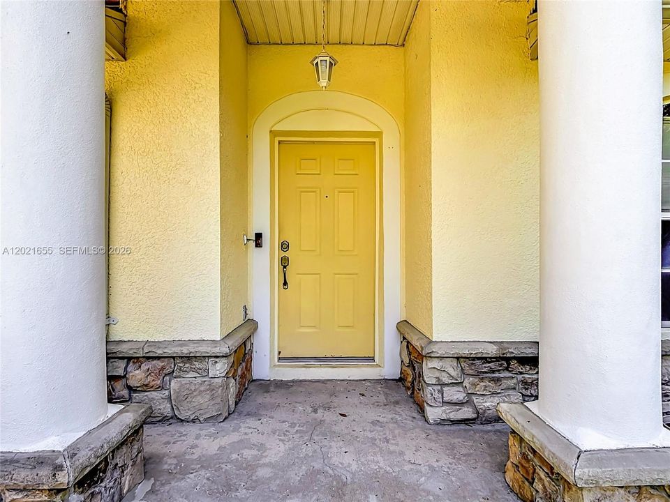 For Sale: $339,900 (3 beds, 2 baths, 1745 Square Feet)