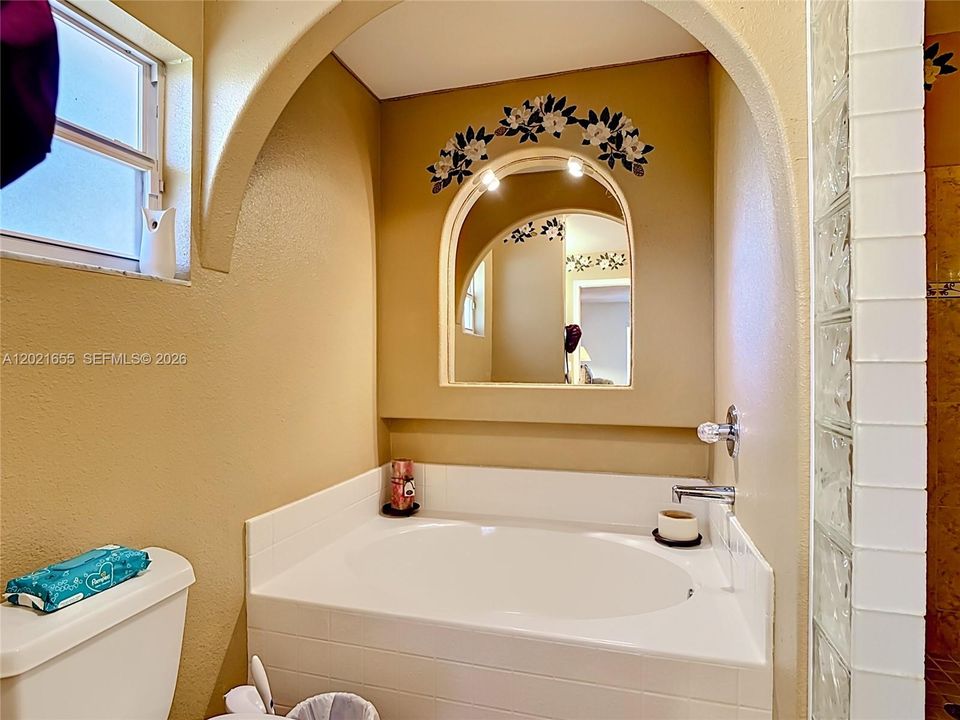 For Sale: $339,900 (3 beds, 2 baths, 1745 Square Feet)