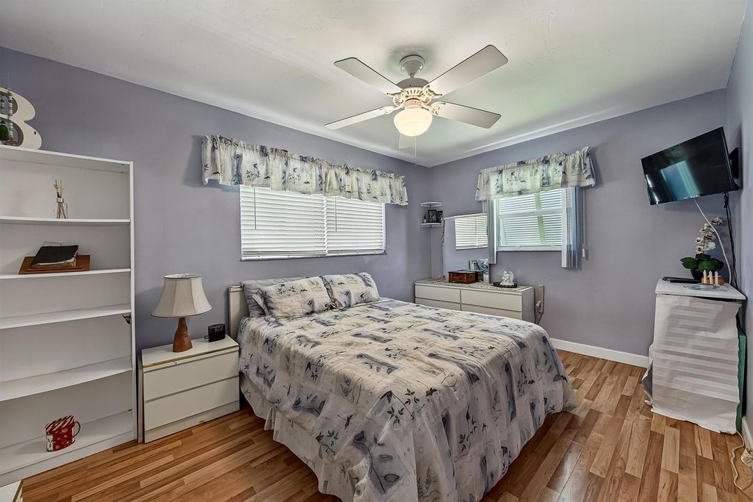 BEDROOM 2