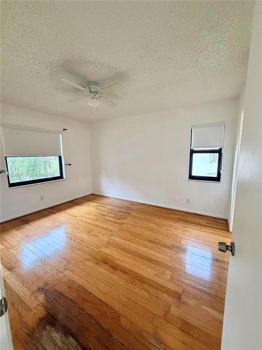 For Rent: $2,200 (2 beds, 2 baths, 735 Square Feet)
