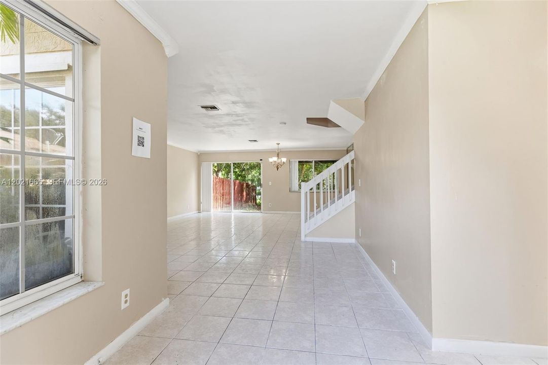 En Venta: $649,000 (4 camas, 2 baños, 2332 Pies cuadrados)